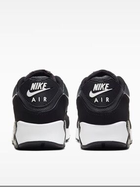 Nike Air Max 90 Sneakers - Black & White Nike